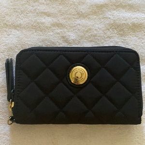 ♦️TOMMY HILFIGER Quilted Clutch